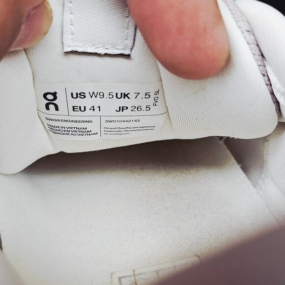 Oncloud Women 9.5 Comfy footwear - Picture 2 of 8